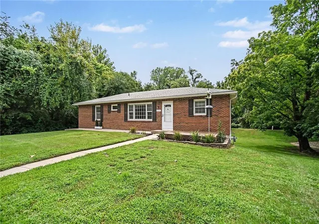 Photo 4 of Single family home for sale at 6600 NW Hamer Dr, Kansas City, MO 64118 | MLS# 2633348 | Listing updated on 2026-09-15