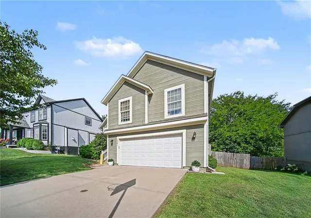 Photo 2 of Single family home for sale at 1501 Delaware Ridge Pl, Kansas City, KS 66109 | MLS# 2633382 | Listing updated on 2026-09-13