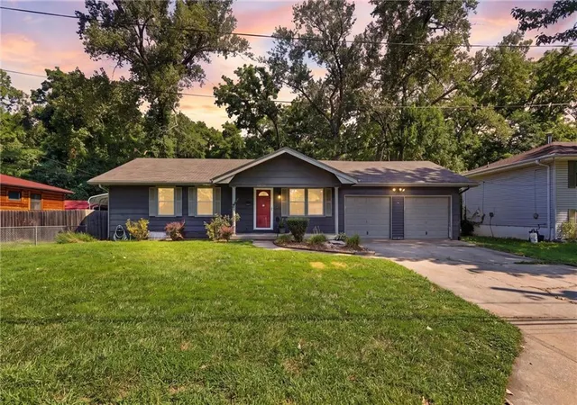 Photo 2 of Sale Pending at 12124 E 31st Street S, Independence, MO 64052 | MLS# 2633457 | Listing updated on 2026-09-15