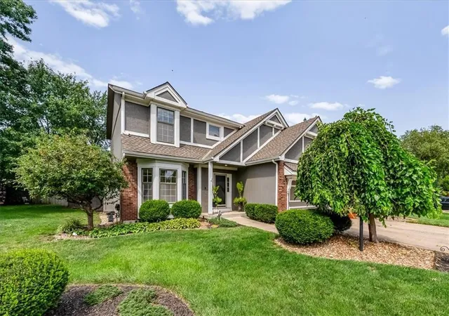 Photo 2 of Sale Pending at 7901 W 152 Terrace, Overland Park, KS 66223 | MLS# 2633478 | Listing updated on 2026-10-08
