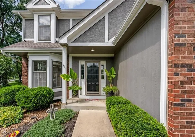 Photo 3 of Sale Pending at 7901 W 152 Terrace, Overland Park, KS 66223 | MLS# 2633478 | Listing updated on 2026-10-08