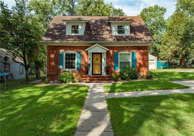 Single family home for sale at 534 S Huttig Ave, Independence, MO 64053 | MLS# 2633491
