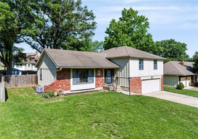 Photo 2 of Single family home for sale at 8706 Mackey St, Overland Park, KS 66212 | MLS# 2633515 | Listing updated on 2026-10-01