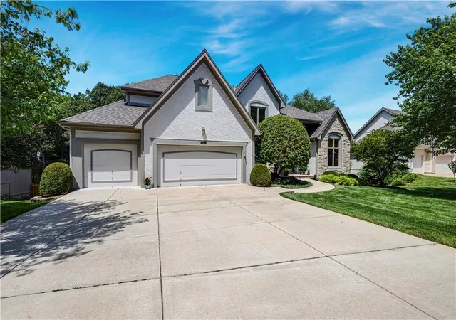 Photo 1 of Sale Pending at 7620 Lichtenauer St, Shawnee, KS 66217 | MLS# 2633546 | Listing updated on 2026-10-05