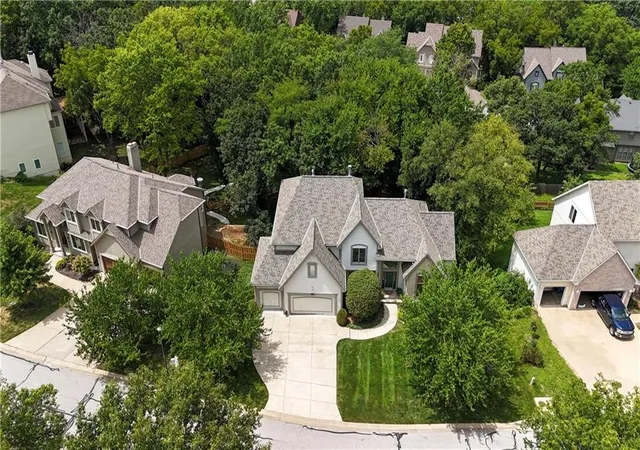 Photo 3 of Sale Pending at 7620 Lichtenauer St, Shawnee, KS 66217 | MLS# 2633546 | Listing updated on 2026-10-05