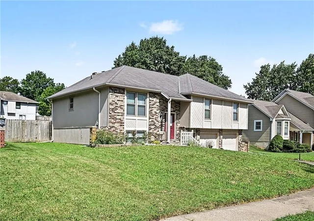 Photo 3 of Single family home for sale at 4006 N 31st Street, Saint Joseph, MO 64506 | MLS# 2633676 | Listing updated on 2026-09-10