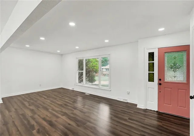 Photo 3 of Single family home for sale at 2508 Nw 86th Street, Kansas City, MO 64154 | MLS# 2633752 | Listing updated on 2026-09-10