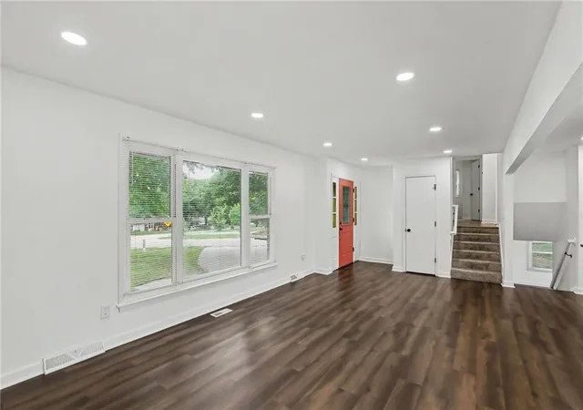 Photo 3 of Single family home for sale at 2508 NW 86th Street, Kansas City, MO 64154 | MLS# 2633752 | Listing updated on 2026-09-10