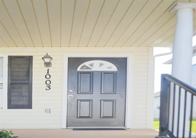 Photo 2 of Single family home for sale at 1003 Ne Clear Crk Rd, Grain Valley, MO 64029 | MLS# 2633842 | Listing updated on 2026-09-13