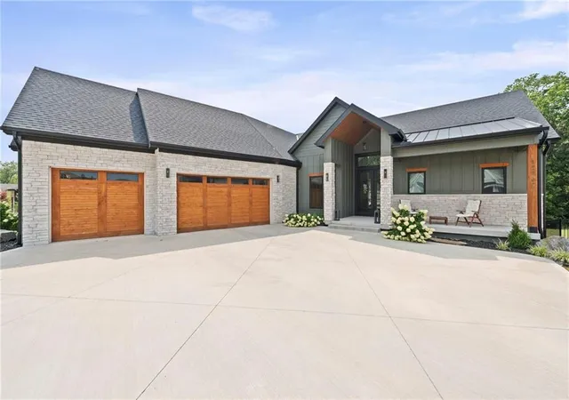 Photo 3 of Single family home for sale at 12560 NW Bittersweet Dr, Platte City, MO 64079 | MLS# 2633905 | Listing updated on 2026-10-05