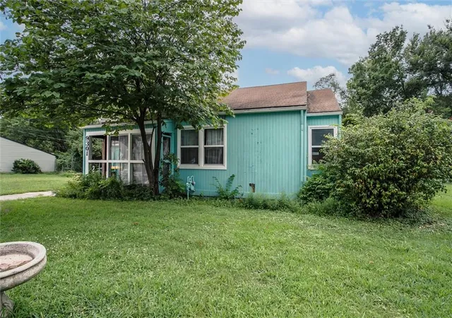 Photo 3 of Single family home for sale at 9301 Everett Ave, Kansas City, KS 66112 | MLS# 2633967 | Listing updated on 2026-09-10