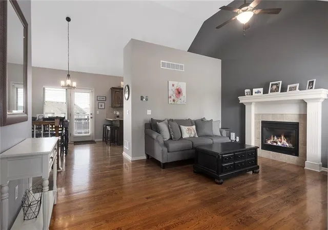 Photo 3 of Single family home for sale at 10904 N Manchester Ave, Kansas City, MO 64157 | MLS# 2634002 | Listing updated on 2026-09-10