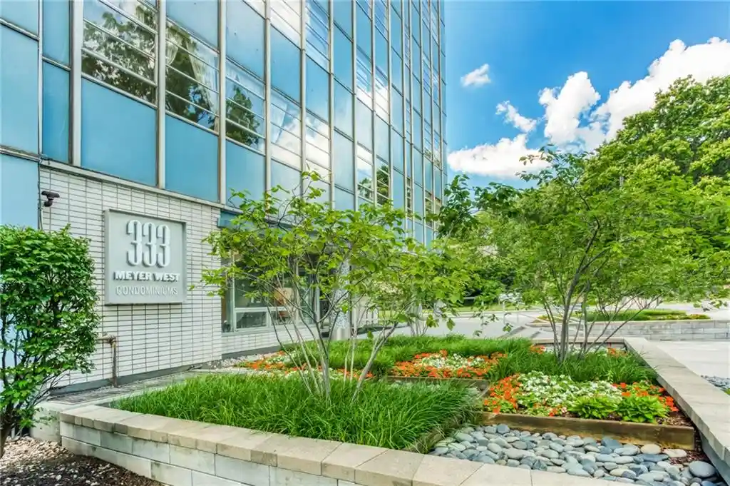 Listing Photo 41 - Condo for sale in 333 W Meyer Blvd located at 333 W Meyer Blvd, Kansas, MO 64113 - Unit #712