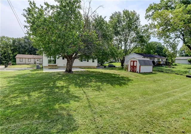 Photo 3 of Single family home for sale at 1604 N Emery St, Independence, MO 64050 | MLS# 2634030 | Listing updated on 2026-09-14