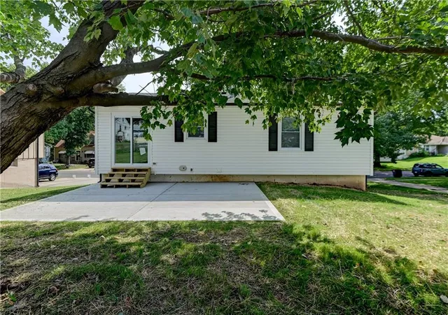 Photo 4 of Single family home for sale at 1604 N Emery St, Independence, MO 64050 | MLS# 2634030 | Listing updated on 2026-09-14