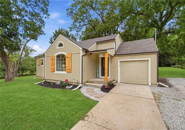 Photo 1 of Single family home for sale at 9400 Raytown Rd, Kansas City, MO 64138 | MLS# 2634044 | Listing updated on 2026-09-11