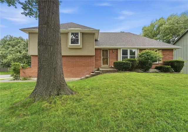 Photo 2 of Single family home for sale at 400 S Normandy Dr, Olathe, KS 66061 | MLS# 2634053 | Listing updated on 2026-10-09