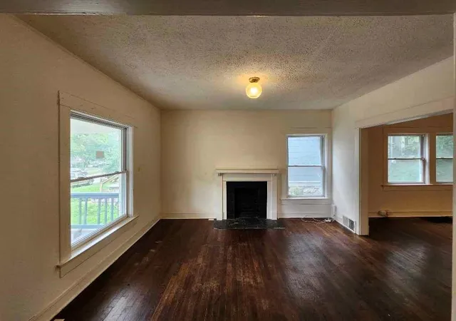 Photo 3 of Single family home for sale at 3426 Park Ave, Kansas City, MO 64109 | MLS# 2634104 | Listing updated on 2026-09-11