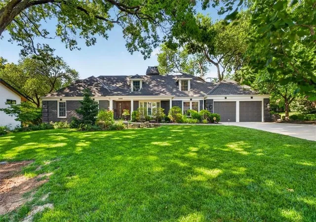 Single family home for sale at 2800 W 68th Street, Mission Hills, KS 66208 | MLS# 2634113