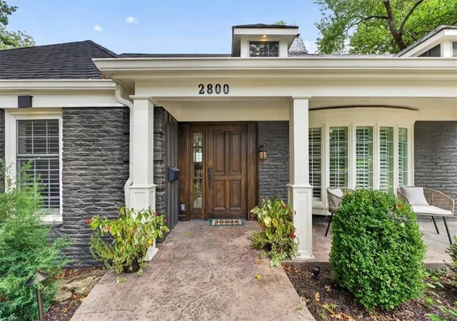 Photo 3 of Sale Pending at 2800 W 68th Street, Mission Hills, KS 66208 | MLS# 2634113 | Listing updated on 2026-10-14