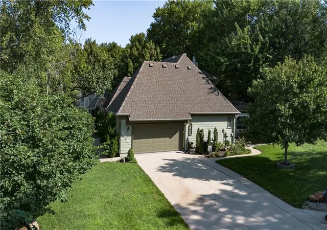Photo 3 of Sale Pending at 18502 W 114th Street, Olathe, KS 66061 | MLS# 2634150 | Listing updated on 2026-10-14
