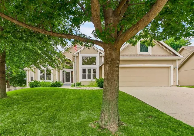 Single family home for sale at 10500 NE 98th Street, Kansas City, MO 64157 | MLS# 2634157