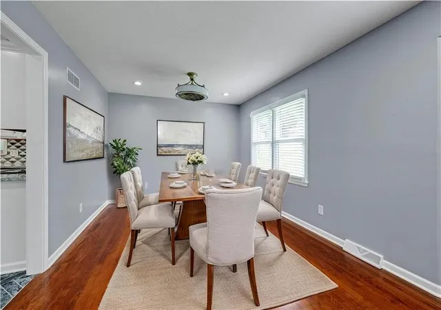 Photo 4 of Single family home for sale at 404 NW Briarcliff Rd, Kansas City, MO 64116 | MLS# 2634186 | Listing updated on 2026-10-20