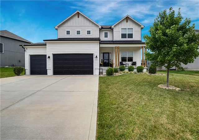 Photo 1 of Single family home for sale at 6613 Nw 106th Street, Kansas City, MO 64154 | MLS# 2634214 | Listing updated on 2026-09-12