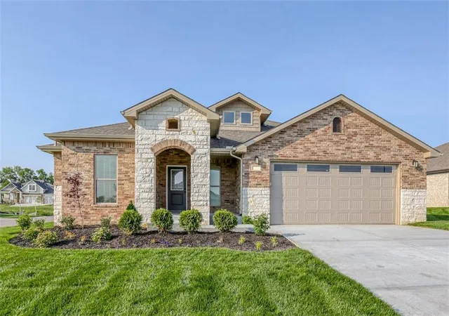 Photo 1 of Single family home for sale at 18430 W 195th Terrace, Spring Hill, KS 66083 | MLS# 2634230 | Listing updated on 2026-10-03