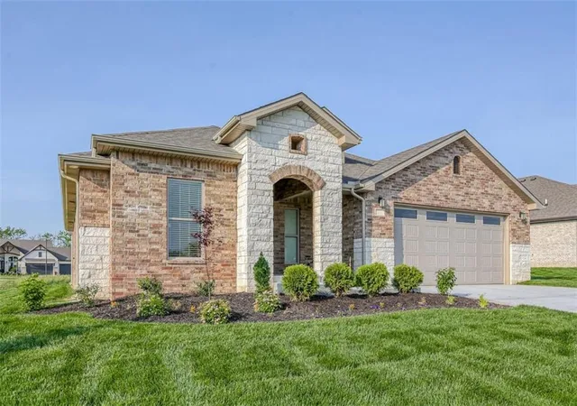 Photo 2 of Single family home for sale at 18430 W 195th Terrace, Spring Hill, KS 66083 | MLS# 2634230 | Listing updated on 2026-10-03