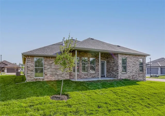Photo 3 of Single family home for sale at 18430 W 195th Terrace, Spring Hill, KS 66083 | MLS# 2634230 | Listing updated on 2026-10-03