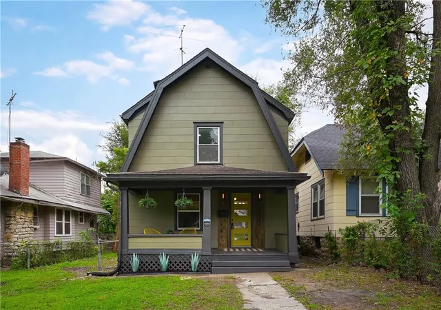 Photo 2 of Single family home for sale at 2403 E 69th Terrace, Kansas City, MO 64132 | MLS# 2634246 | Listing updated on 2026-09-22