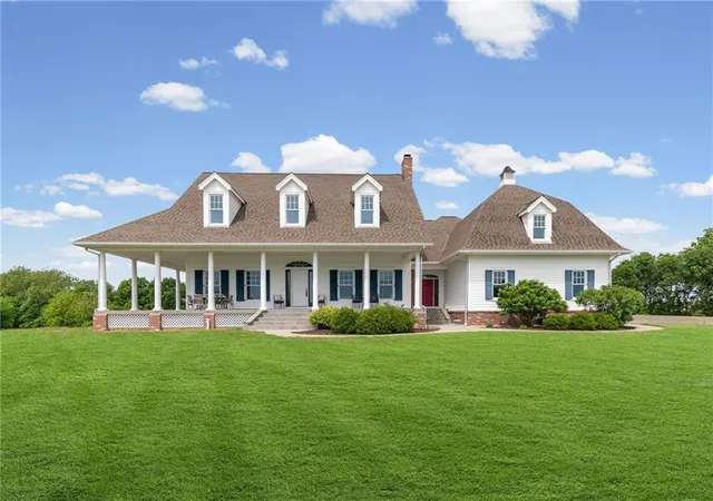 Photo 3 of Single family home for sale at 1124 NE Cc Hwy, Concordia, MO 64020 | MLS# 2634307 | Listing updated on 2026-09-15