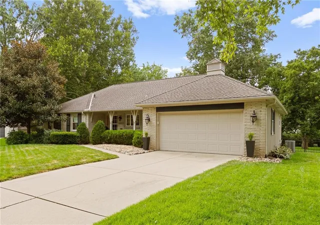 Photo 1 of Sale Pending at 8024 Cherokee Ln, Leawood, KS 66206 | MLS# 2634392 | Listing updated on 2026-09-22