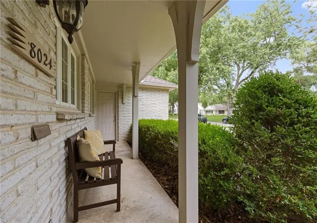 Photo 3 of Sale Pending at 8024 Cherokee Ln, Leawood, KS 66206 | MLS# 2634392 | Listing updated on 2026-09-22