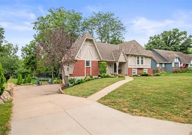 Photo 1 of Single family home for sale at 4524 NW Bramble Trl, Lees Summit, MO 64064 | MLS# 2634494 | Listing updated on 2026-09-12