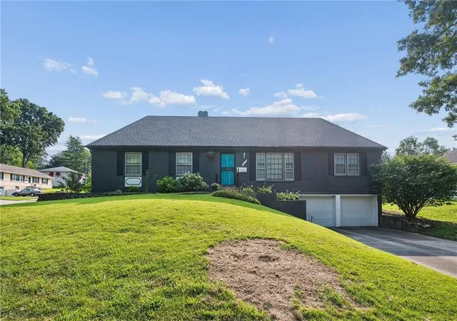 Photo 1 of Single family home for sale at 4835 Ne Sherwood Dr, Kansas City, MO 64119 | MLS# 2634503 | Listing updated on 2026-09-15