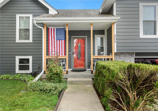 Photo 2 of Single family home for sale at 906 Fairview Cir, Pleasant Hill, MO 64080 | MLS# 2634612 | Listing updated on 2026-09-24