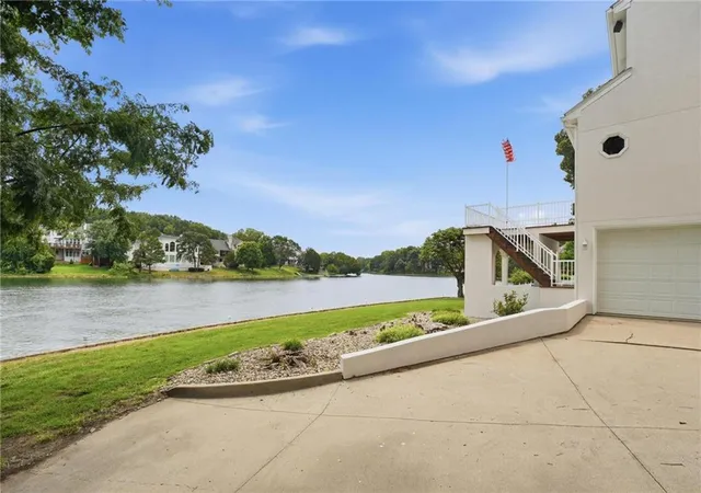Photo 3 of Mansion for sale at 332 Ne Warrington Ct, Lees Summit, MO 64064 | MLS# 2634660 | Listing updated on 2026-09-15