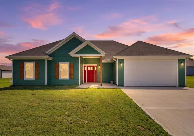Photo 1 of Single family home for sale at 206 Constitution Ln, Pleasant Hill, MO 64080 | MLS# 2634687 | Listing updated on 2026-09-13