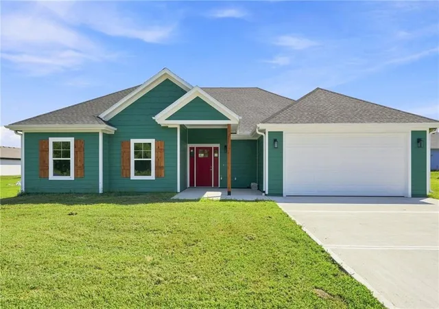 Photo 2 of Single family home for sale at 206 Constitution Ln, Pleasant Hill, MO 64080 | MLS# 2634687 | Listing updated on 2026-09-13