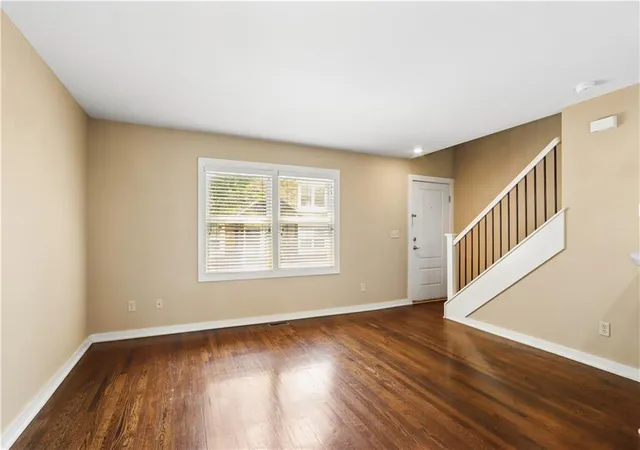 Listing Photo 4 - Condo for sale in building located at 4530 Jefferson St, Kansas, MO 64111 - Unit #3A