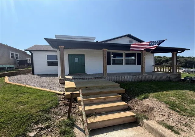 Photo 1 of Single family home for sale at 602 Lincoln St, St Joseph, MO 64501 | MLS# 2634843 | Listing updated on 2026-09-14