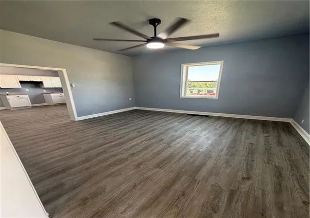 Photo 3 of Single family home for sale at 602 Lincoln St, St Joseph, MO 64501 | MLS# 2634843 | Listing updated on 2026-09-14