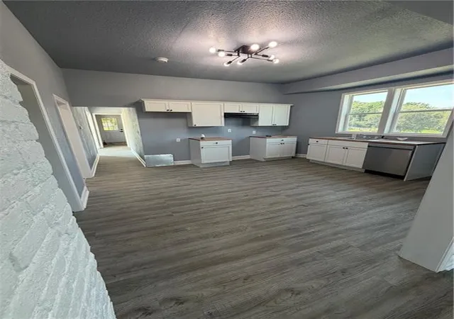 Photo 3 of Single family home for sale at 602 Lincoln St, St Joseph, MO 64501 | MLS# 2634843 | Listing updated on 2026-10-17