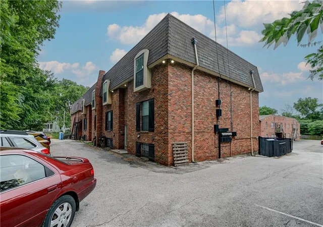 Listing Photo 5 - Condo for sale in building located at 4038 Clark Ave, Kansas City, MO 64111