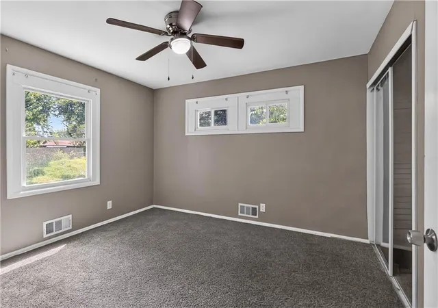 Photo 3 of Single family home for sale at 4131 E Vineyard Rd, Kansas City, MO 64130 | MLS# 2634849 | Listing updated on 2026-09-10