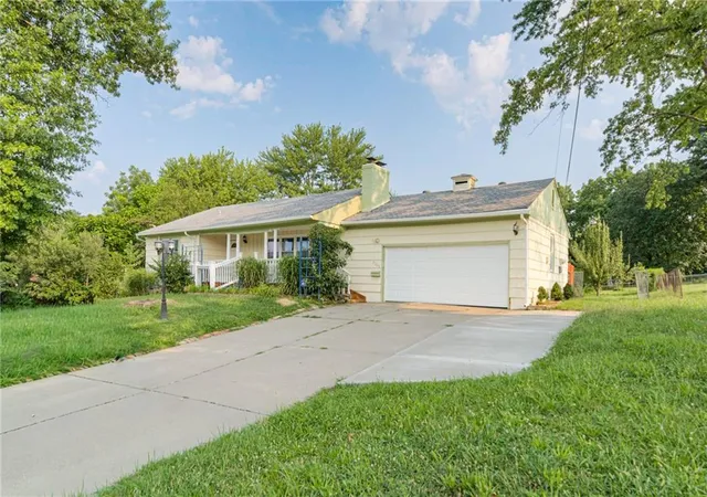 Photo 3 of Sale Pending at 9200 E 87th Street, Raytown, MO 64138 | MLS# 2634860 | Listing updated on 2026-09-15