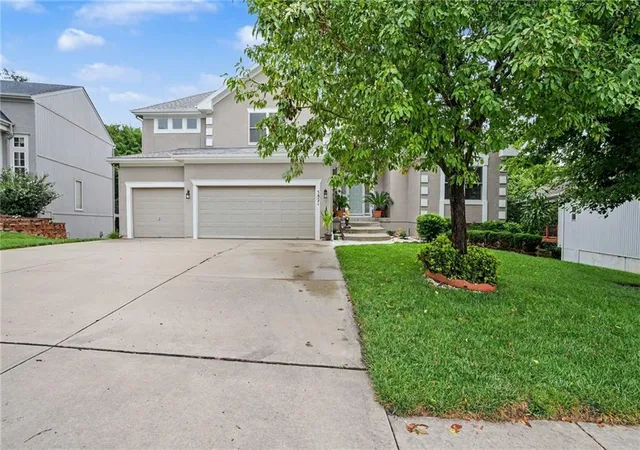Photo 2 of Single family home for sale at 5821 Bedford Ave, Kansas City, MO 64151 | MLS# 2634889 | Listing updated on 2026-09-15