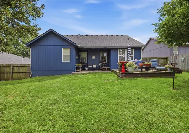 Photo 3 of Sale Pending at 846 Sw Country Hl Dr, Grain Valley, MO 64029 | MLS# 2634906 | Listing updated on 2026-09-14